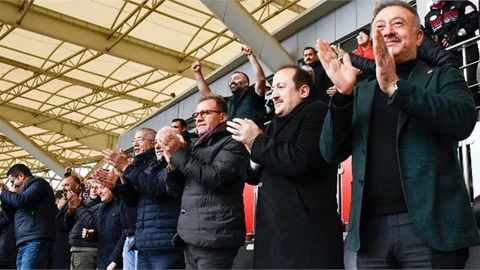 Kentin Desteği Yeni Mersin İdman Yurdu’nun Arkasında