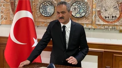 Bakan Özer, Depremden Etkilenen 10 İldeki Okullara İlişkin Bilgi Verdi