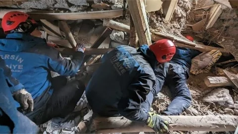 Mersin Büyükşehir Yaraların Sarılması İçin Tüm İmkÂnlarını Seferber Etti