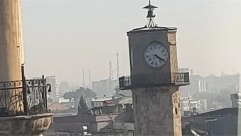 Deprem Anında Durdu