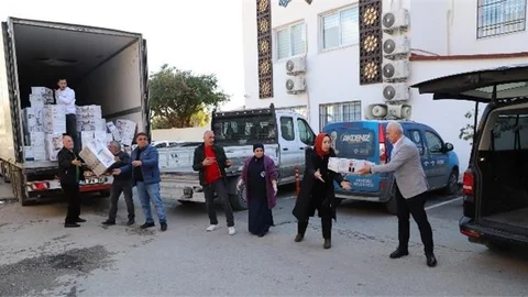 Akdeniz Belediyesi’nden Deprem Bölgesine Yardım Tırı