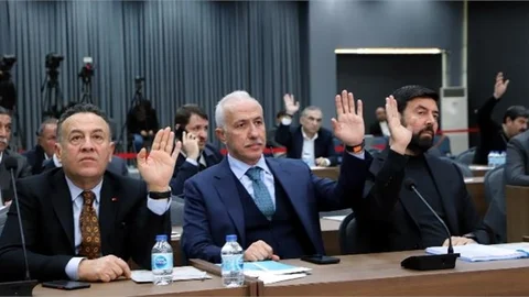 Akdeniz Belediye Başkanı Gültak; "Kentsel Dönüşüm Tek Çözüm!"