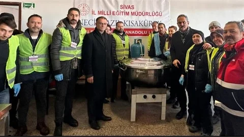 Bakan Özer: 10 İldeki Lise Öğrencileri İçin 71 İlde, 1 Milyon 279 Bin Öğrenci Kapasitesi Oluşturduk