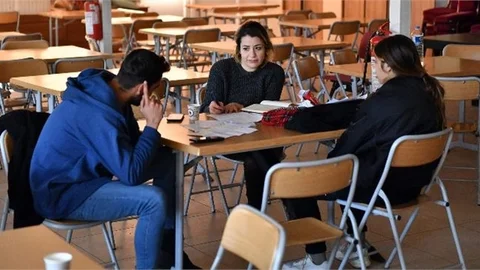 Mersin Büyükşehir, Depremzedelere Psikolojik İlk Yardımda Bulunuyor