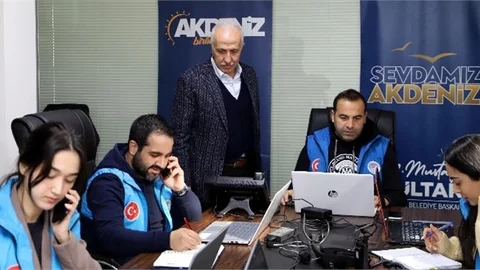 Akdeniz Belediye Başkanı Gültak, Kriz Masasının Çalışmalarını İnceledi