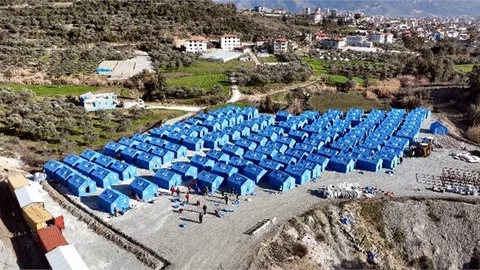 Mersin Büyükşehir, Hatay’da 1500 Kişilik Çadır Kent ve 300 Kişilik Konteyner Kent Kurulumuna Başladı