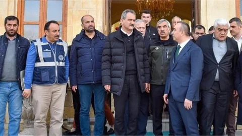 Deprem Bölgesindeki 54 Bin 882 Öğrenci, Naklini Diğer İllere Aldırdı