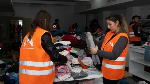 Gönüllüler Mersin’de Depremzedeler İçin Tek Yürek Oldu