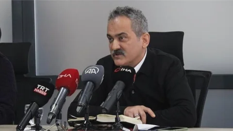 Bakan Özer, Depremden Etkilenen 10 İlde Eğitim Öğretime Başlama Takvimini Açıkladı