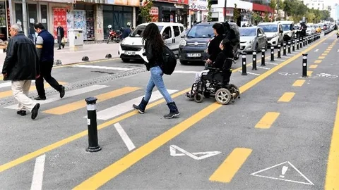 İstiklal Caddesi’nde 1. Etap Trafiğe Açıldı