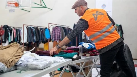 Mersin Büyükşehir, ‘biriz Beraberiz’ Diyerek Depremzedeler İçin Dayanışıyor