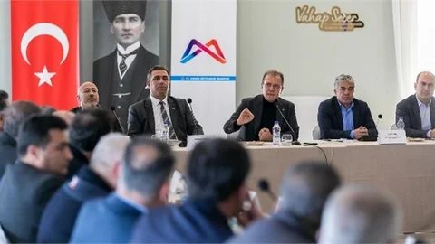 Başkan Seçer, Depremin Yaşandığı 10 İlin Yöre Dernek Başkanlarıyla Buluştu