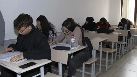 Mersin Büyükşehir, Depremzedelere Eğitim Alanında da Kucak Açıyor