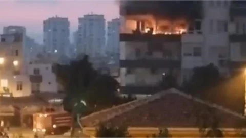 Mersin'de Bir Binada Yangın Çıktı