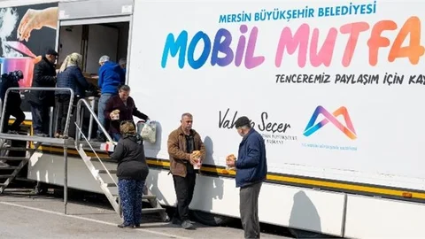 Mersin Büyükşehir’in Dayanışma Ruhu Hatay’da Yaraları Sarıyor