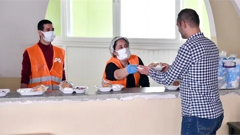 Mersin Büyükşehir’in Davultepe’deki Geçici Barınma Alanı’nda 518 Depremzede Barınıyor