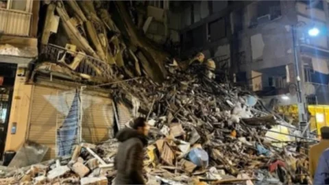 Kahramanmaraş Merkezli Depremde Hayatını Kaybedenlerin Sayısı 45 Bin 89'a Yükseldi