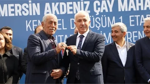 Büyük Gün Geldi Çattı… Akdeniz’de, Yeni Modern ve Güvenli Konutlar Hak Sahiplerine Teslim Edildi