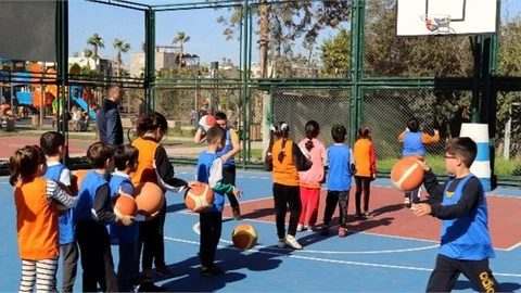 Eğitim Desteği, Spor ve Meslek Kursları İle Geleceğe Hazırlanıyorlar