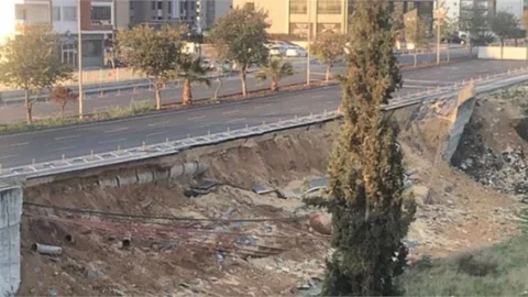 Mersin’de Yeni Yapılan Yol Çöktü