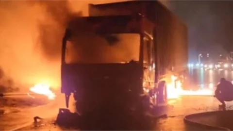 Tarsus-mersin Otoyolunda TIR Yangını