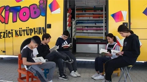 Öğrencilerin Hayal Dünyası Kitobüs İle Genişliyor