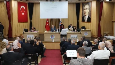 Akdeniz Belediye Başkanı Gültak, Denetim Raporu’na Yönelik Eleştirilere Tek Tek Yanıt Verdi