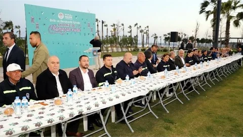 Akdeniz Belediye Başkanı Gültak, Belediye Personeli İle İftar Programında Buluştu