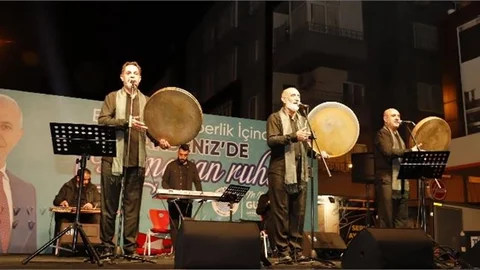 Üç Dildeki İlahileriyle Gönülleri Fethettiler