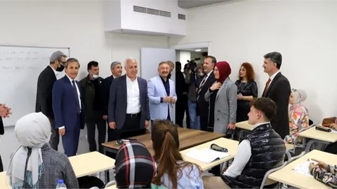 Akdeniz Belediyesi Üniversite Öğrencilerinin İkinci Destek Ödemelerini Buğun Yatırıyor