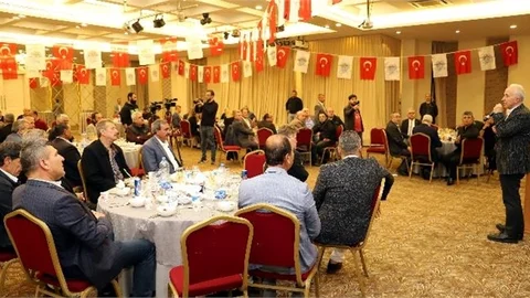 Başkan Gültak, Mahalle Muhtarlarıyla İftar Programında Bir Araya Geldi