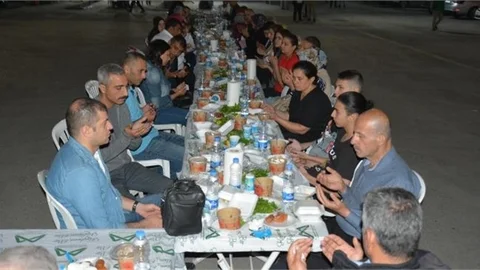 Büyükşehir Tarsus Toplu Taşıma Amiriğinde İftar Programı