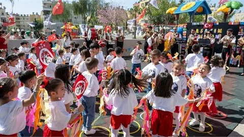 Mersin Büyükşehir’in Çocuk Gelişim Merkezlerinde ‘23 Nisan’ Coşkusu