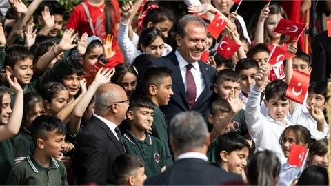 Başkan Seçer, 23 Nisan Dolayısıyla Düzenlenen Törene Katıldı