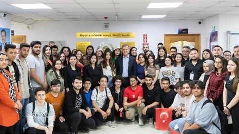 Başkan Seçer, Erdemli’deki Öğrencilerle de Bir Araya Geldi