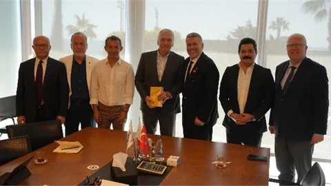 MHP Mersin Milletvekili Adayı Dr. Levent Uysal Deniz Ticaret Odasını Ziyaret Etti