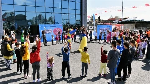 Depremzede Çocuklar Büyükşehir’in Etkinlikleri İle Çok Eğleniyor