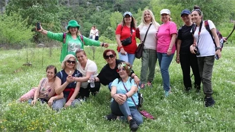 Mersin Büyükşehir Belediyesi ‘anneler Günü’ne Özel Gezi Düzenledi