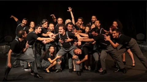 Mersin Büyükşehir Şehir Tiyatrosu Ödüle Doymuyor