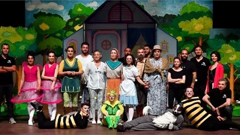 "Kırmızı Başlıklı Kız" Çocuk Oyunu Prömiyer Yaptı