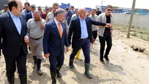 Akdeniz Belediye Başkanı Gültak, Sel Felaketine Tepki Gösterdi, Pozitif Ayrımcılık Talebini Bir Kez Daha Yineledi