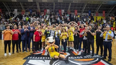 Carettalar Balıkesir'i 96-65 Skorla Yendi