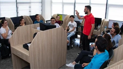 Geleceğin Mesleklerine Mercek’in Kurslarından Destek