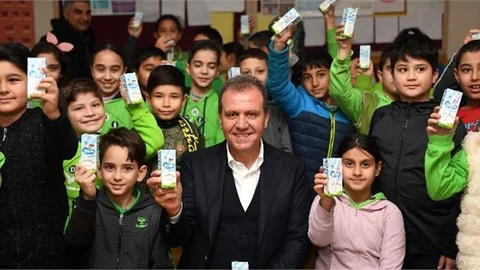 Mersin Büyükşehir Yaklaşık 4,5 Milyon Kutu Süt Dağıttı