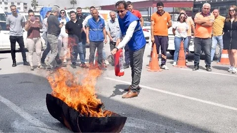 Mersin Büyükşehir Personeline "Yangın ve Kurtarma Tatbikatı"