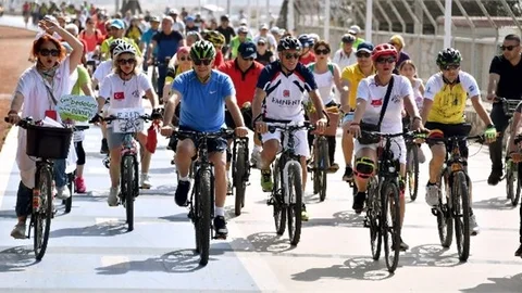 Başkan Seçer, Mersinlilerle Birlikte Pedal Çevirdi