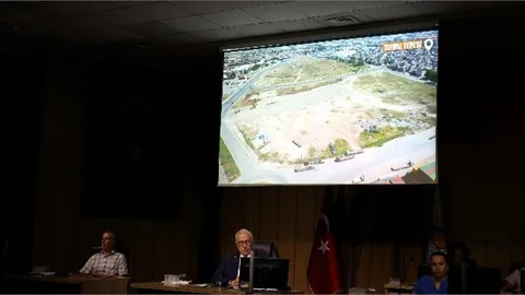 Bir Zamanlar Canlı Hayvan Pazarı Kuruluyor, Tonlarca Çöp ve Atıklar Dökülüyordu