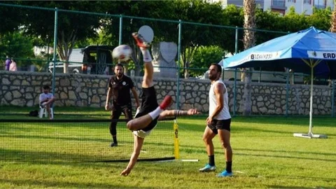 Mersin Erdemli’de Düzenlenen ‘ayak Tenisi Turnuvası’ Büyük Mücadele Sonrası Sona Erdi