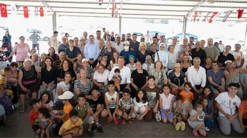 Başkan Seçer, Bayram Dolayısıyla Mezitli Halkıyla Bir Araya Geldi