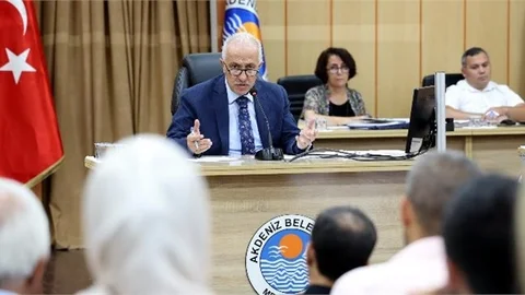 Akdeniz Belediye Meclisi’nde Tartışmalar Yaşandı